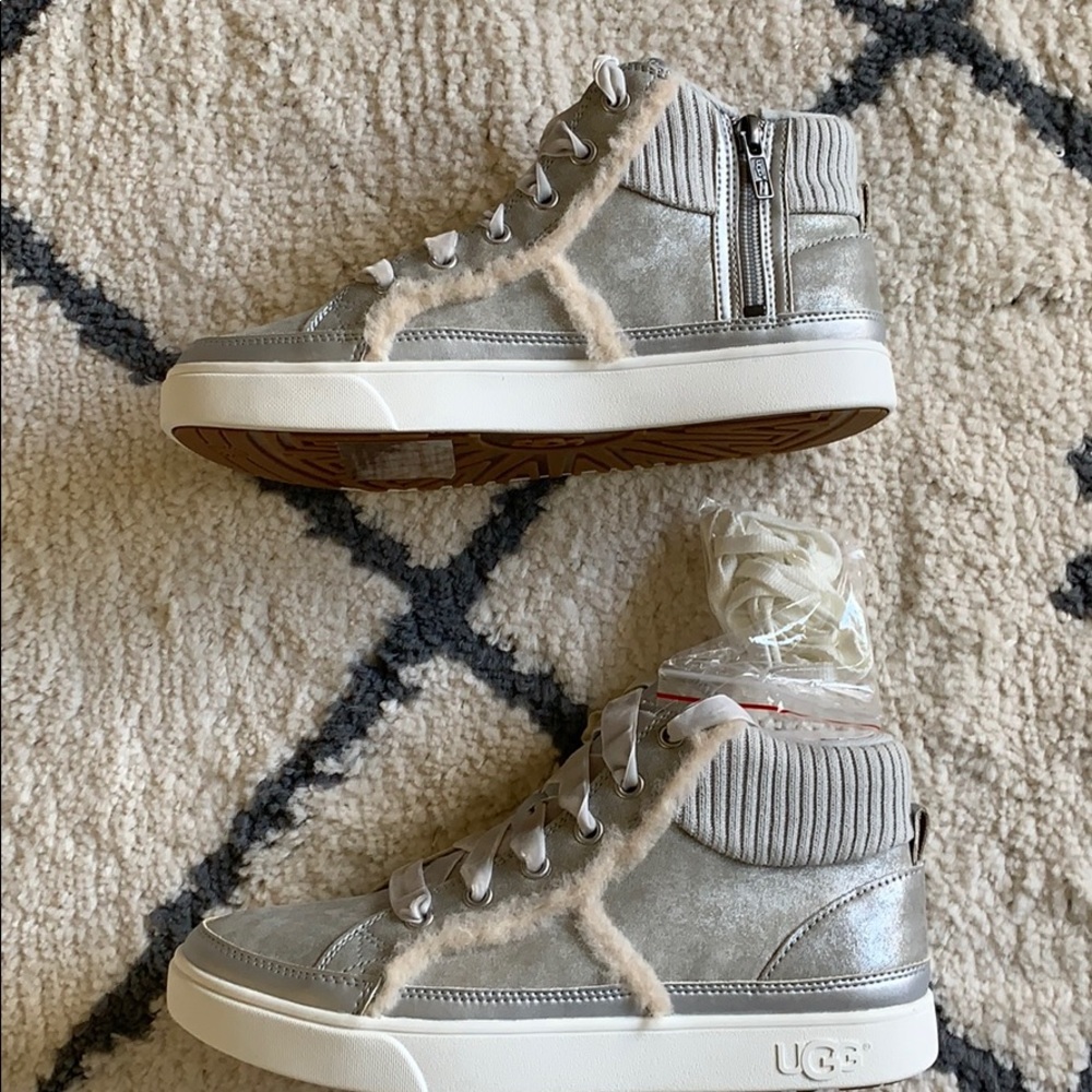 Ugg Silver sneakers - Picture 3 of 8